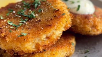 lachsfrikadellen-mit-cremiger-zitronen-knoblauchsose